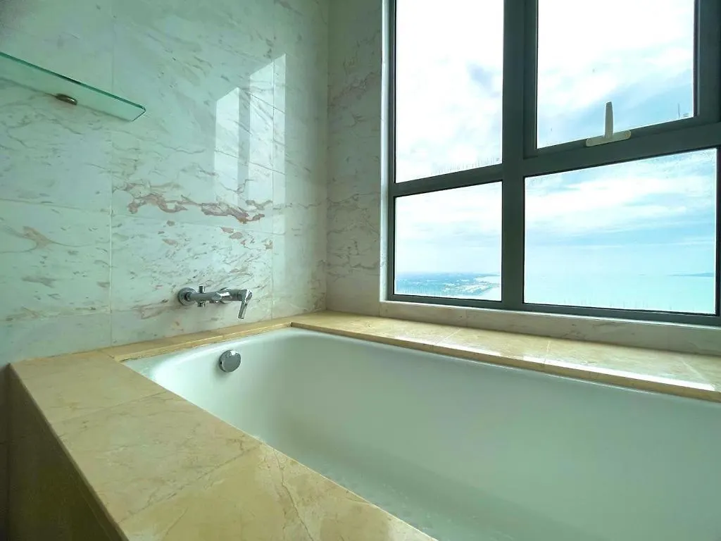 Silverscape,Res -- Seaview -- 5Pax Apartment Malacca